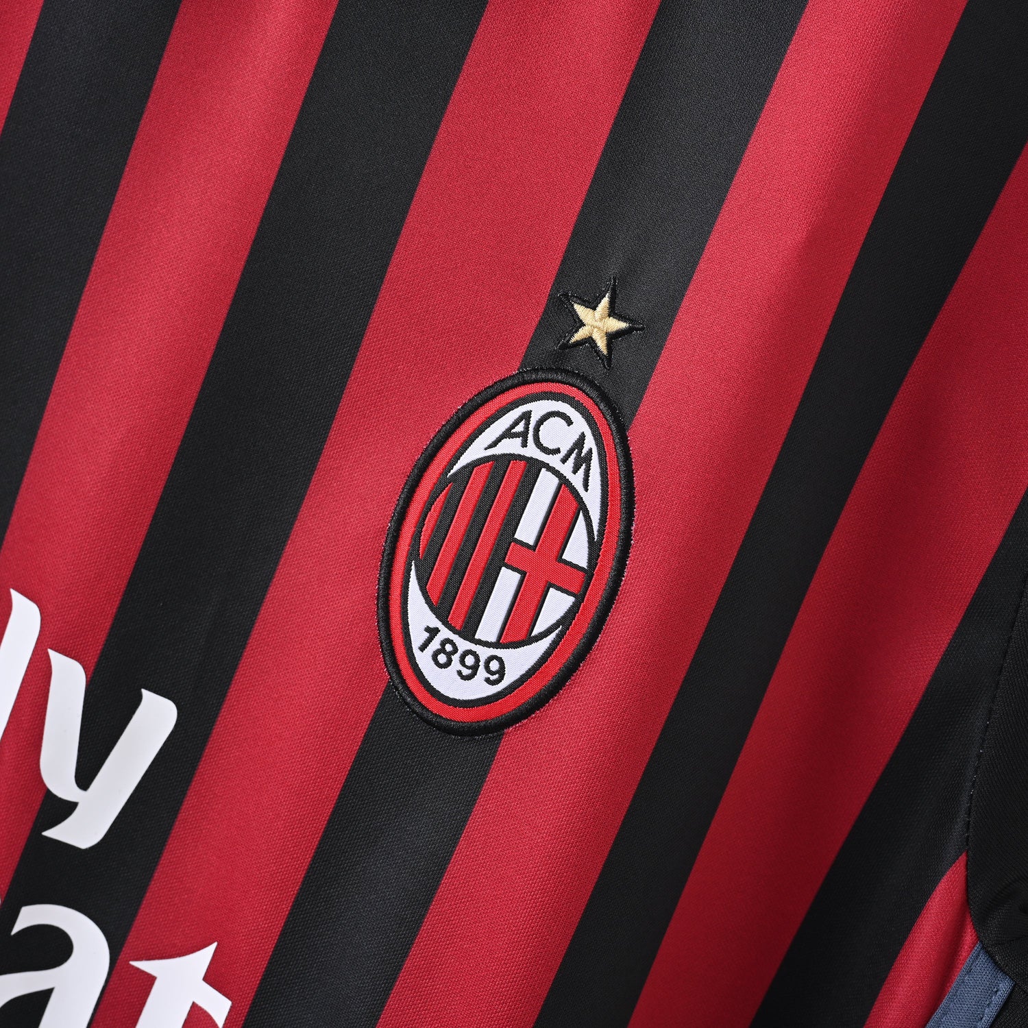 Maillot AC Milan 2016-2017 Domicile Retro Vintage Homme | Foot Fan