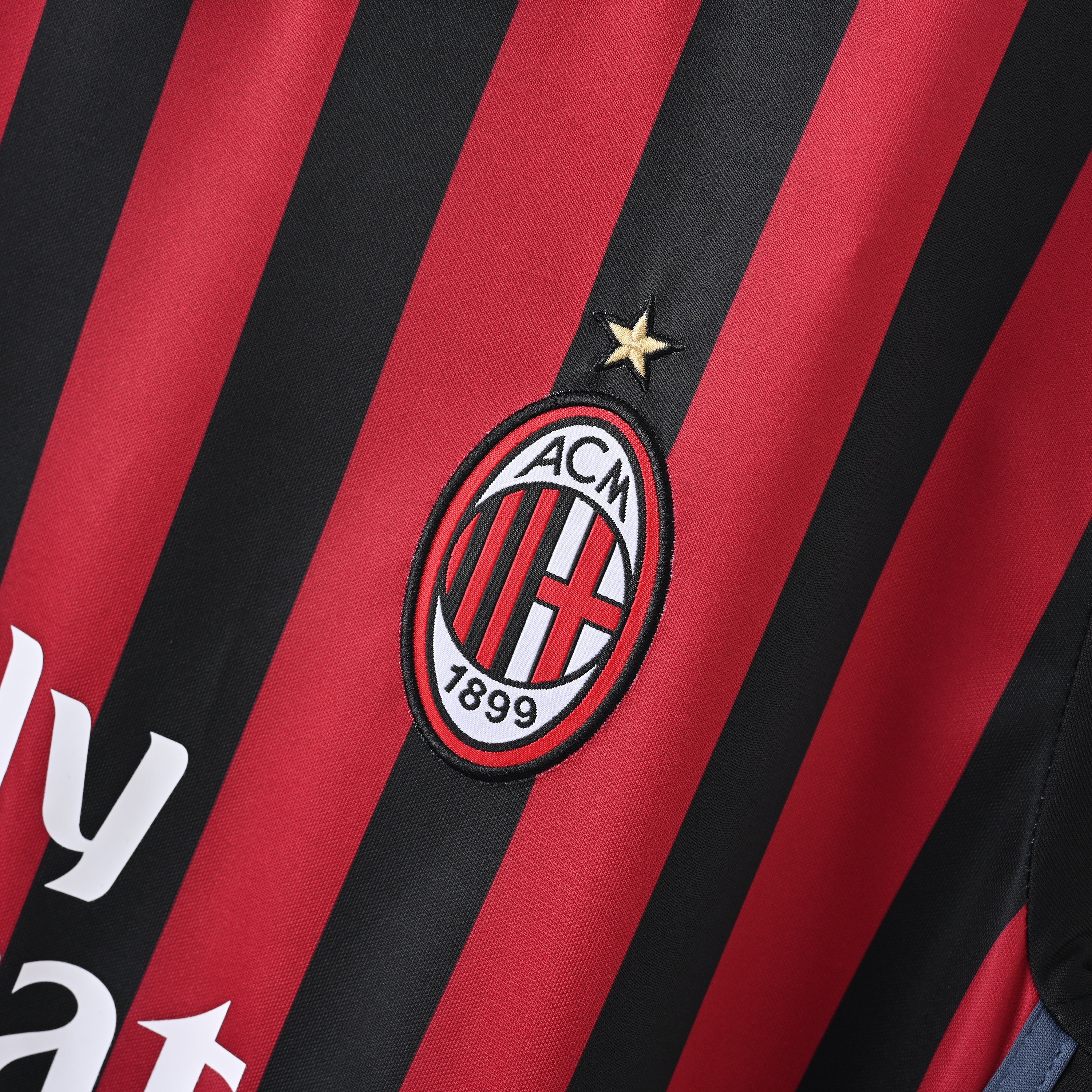 Maillot AC Milan 2016-2017 Domicile Retro Vintage Homme | Foot Fan