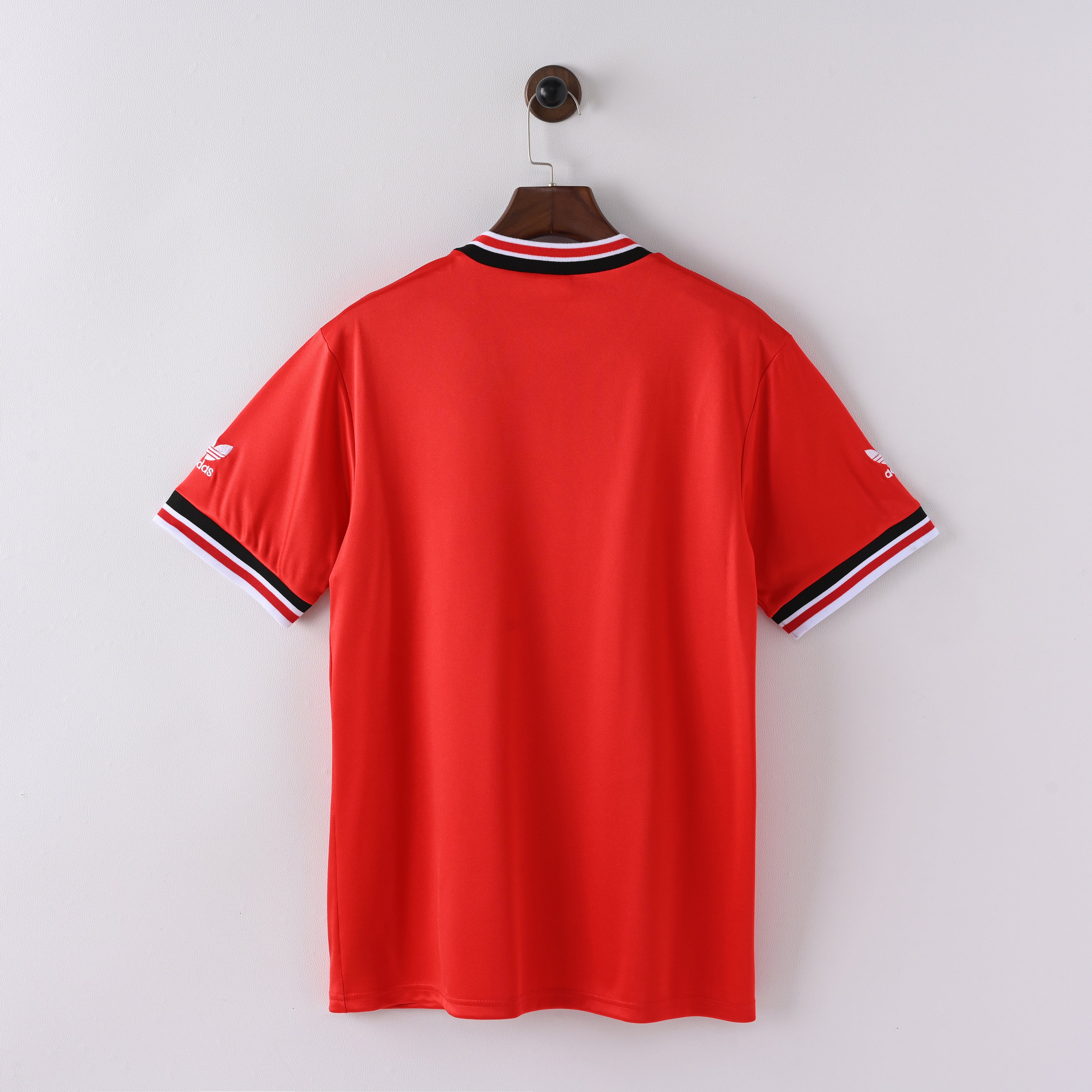 maillot-manchester-united-1984-1985-domicile-vintage-retro-2