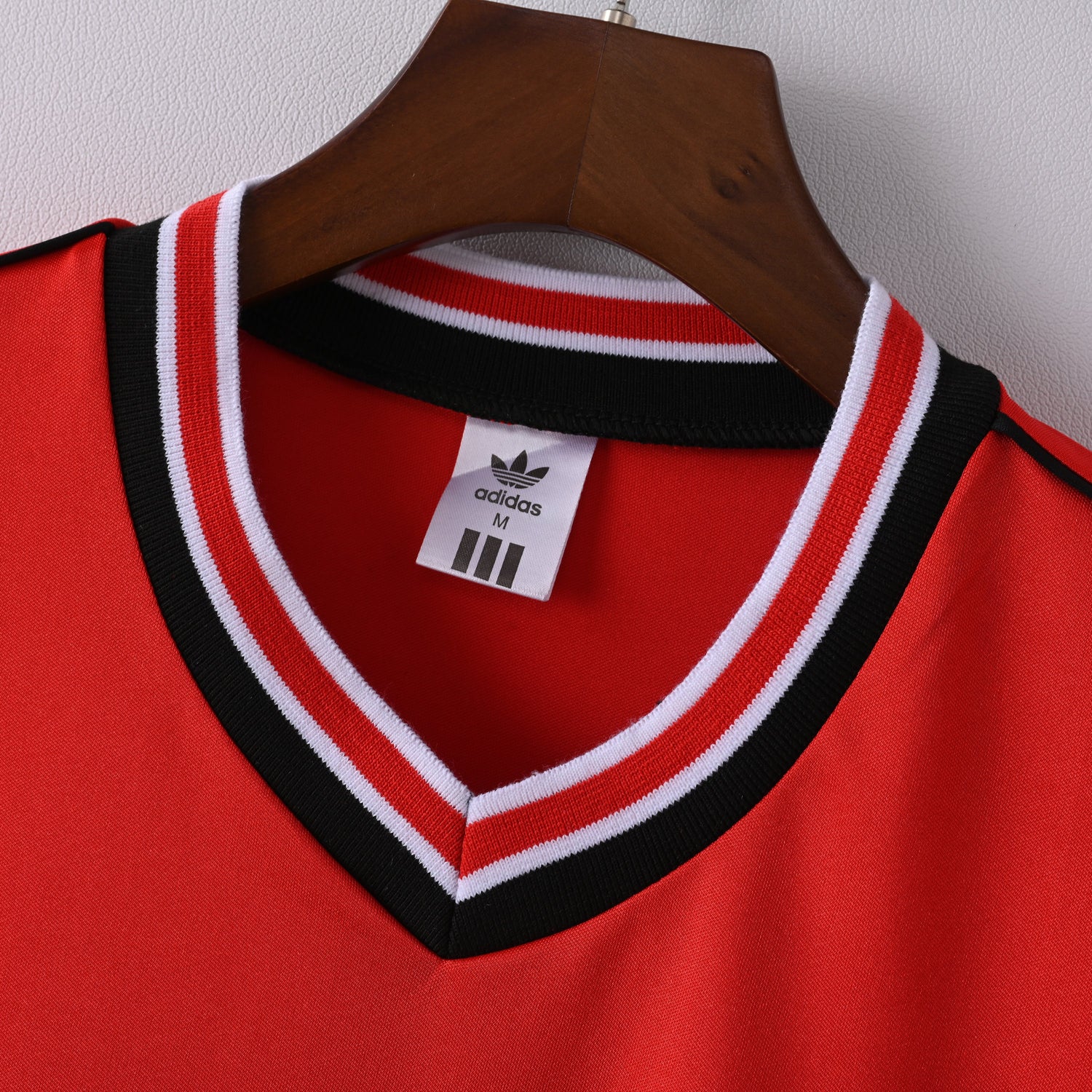 maillot-manchester-united-1984-1985-domicile-vintage-retro-3